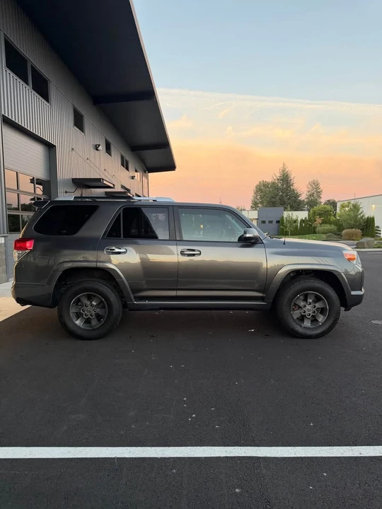 2010 Toyota 4Runner 5th Gen - Image 8 of 18