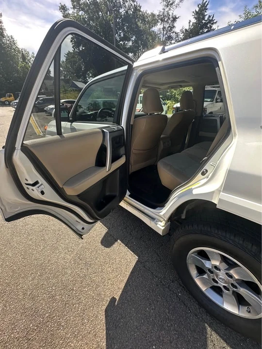 2010 Toyota 4Runner 5th Gen - Image 13 of 19