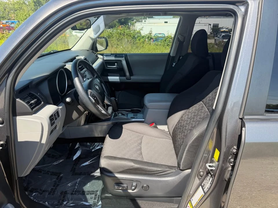 2010 Toyota 4Runner 5th Gen - Image 11 of 20