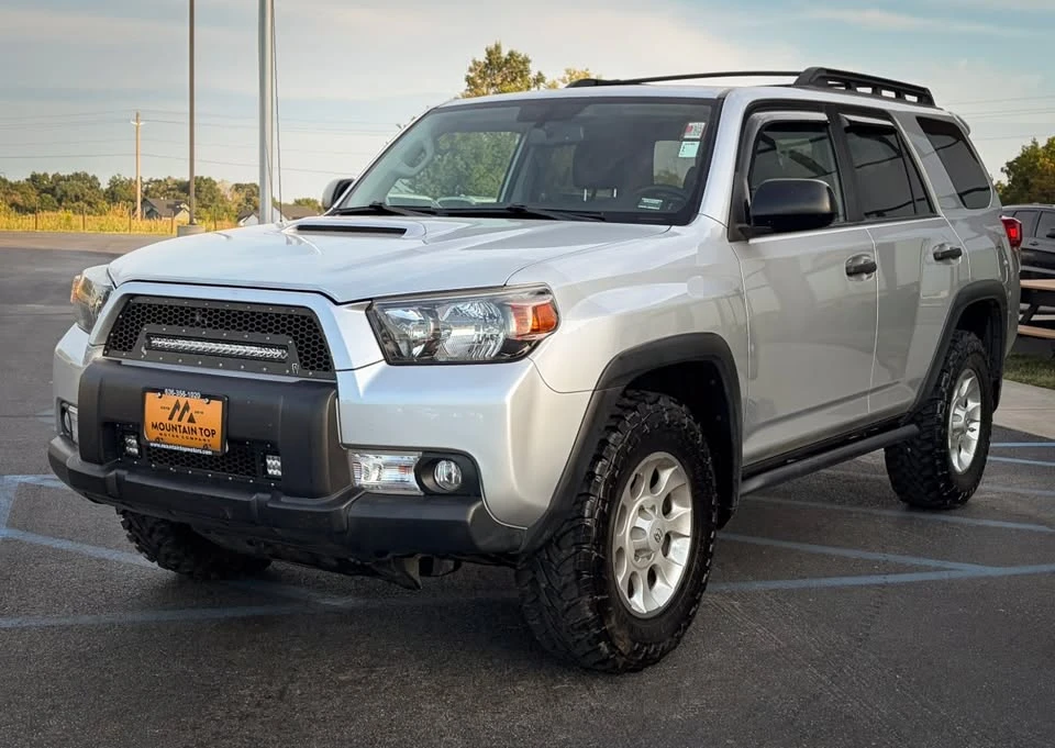 2010 Toyota 4Runner 5th Gen - Image 11 of 17