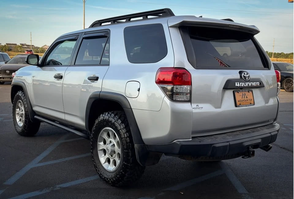 2010 Toyota 4Runner 5th Gen - Image 16 of 17