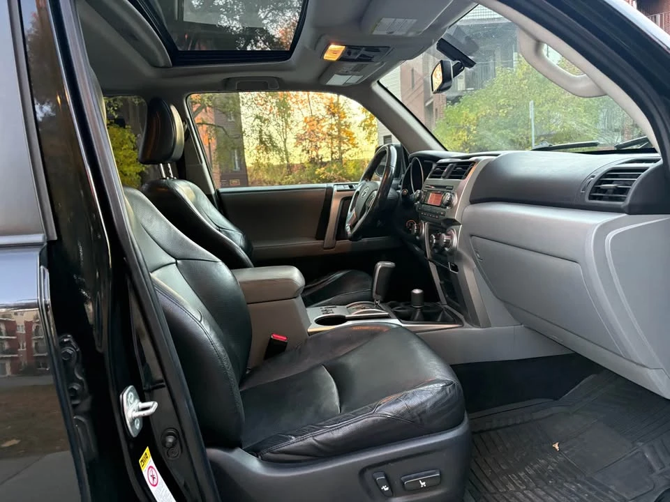 2010 Toyota 4Runner - Image 8 of 13
