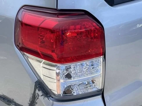 2010 Toyota 4Runner 5th Gen - Image 9 of 19