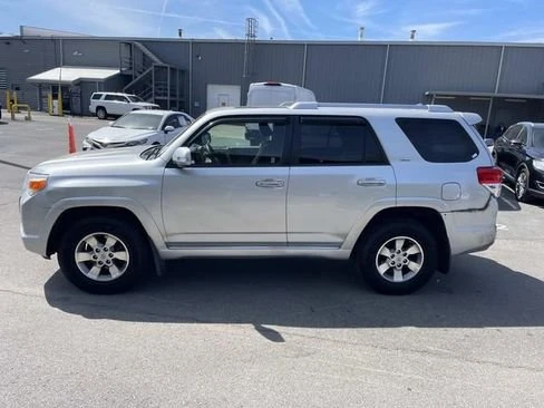 2010 Toyota 4Runner 5th Gen - Image 5 of 19