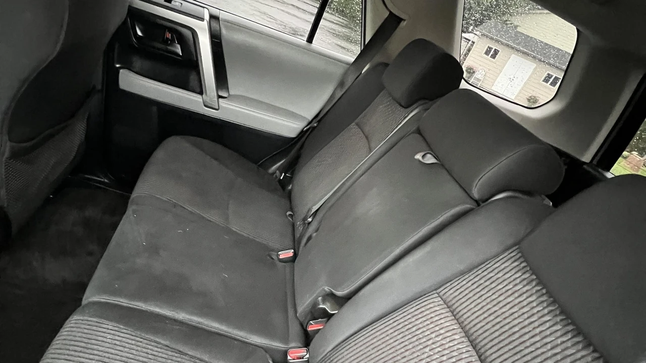 2010 Toyota 4Runner - Image 5 of 30