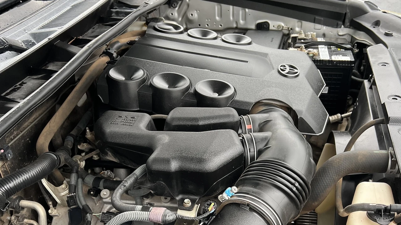 2010 Toyota 4Runner - Image 10 of 30