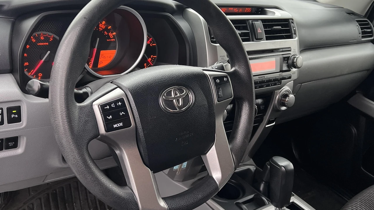 2010 Toyota 4Runner - Image 14 of 30