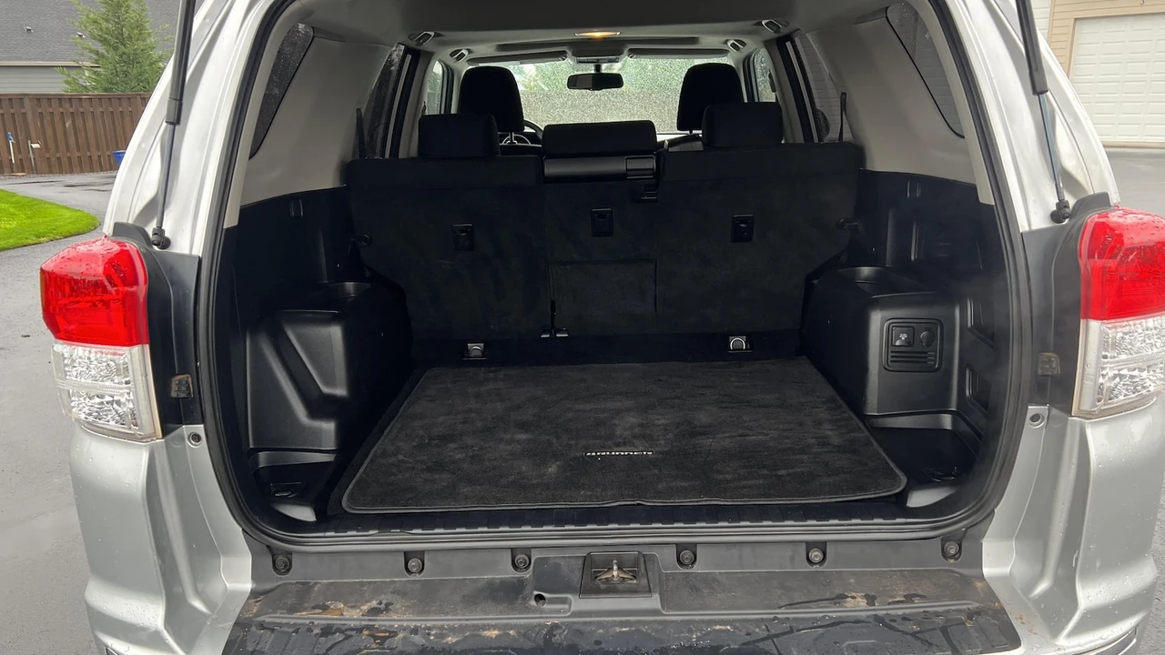 2010 Toyota 4Runner - Image 25 of 30