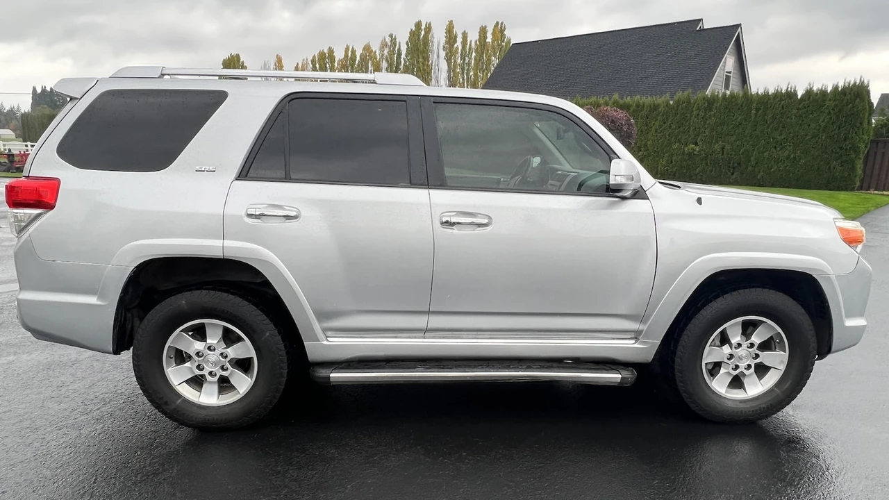 2010 Toyota 4Runner - Image 28 of 30