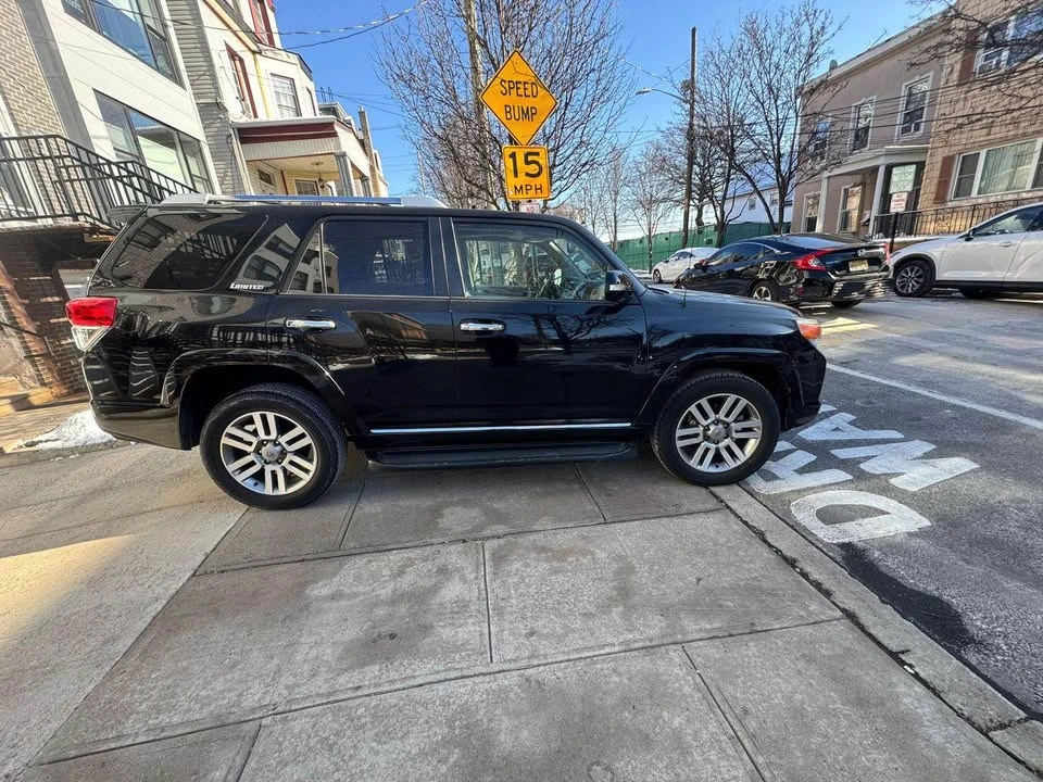 2010 Toyota 4Runner 5th Gen - Image 5 of 11