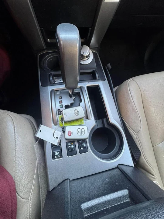 2010 Toyota 4Runner 5th Gen - Image 9 of 11
