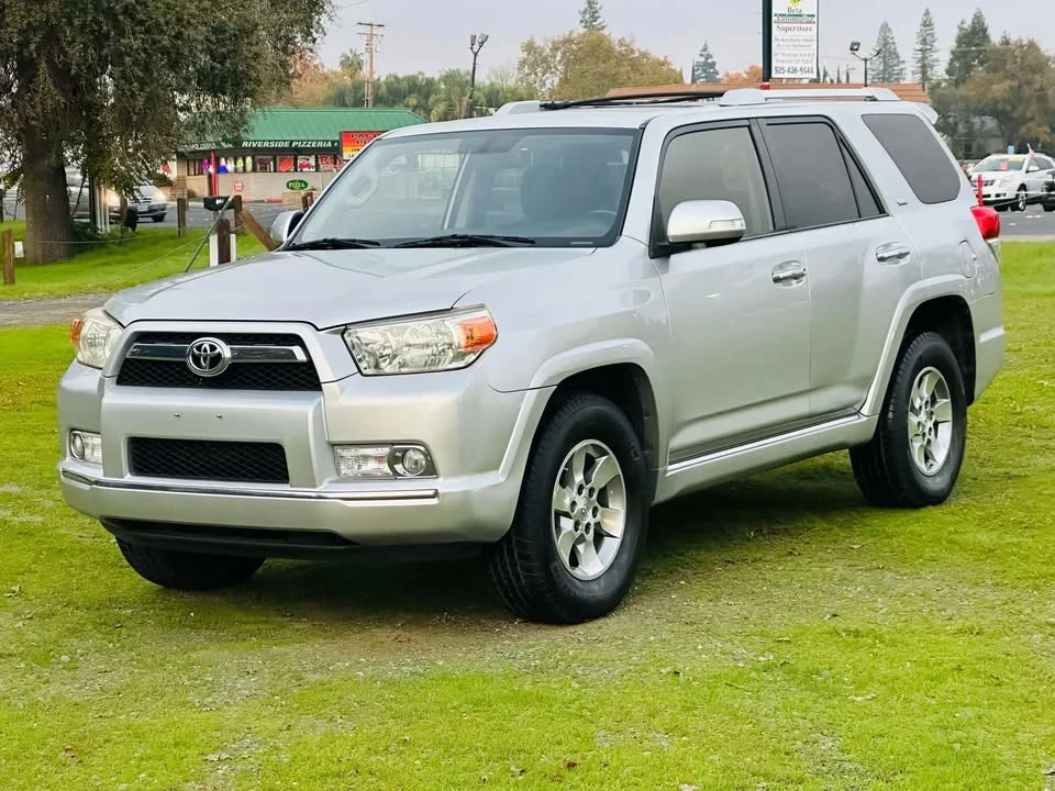 2010 Toyota 4Runner 5th Gen - Image 3 of 20