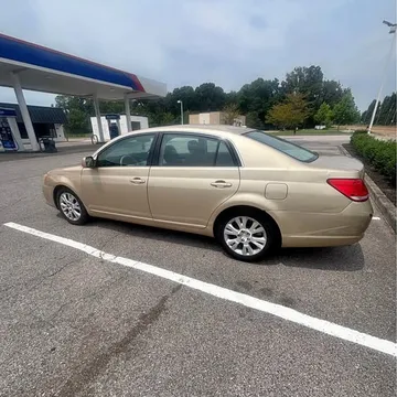 2010 Toyota Avalon XLS Sedan 4D