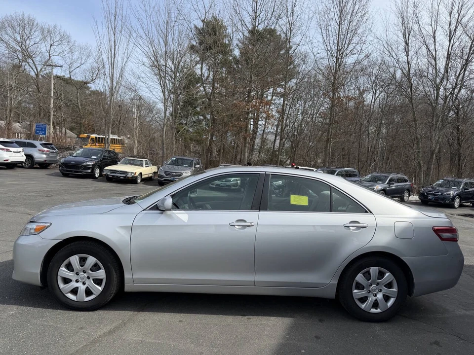 2010 Toyota Camry 6th Gen - Image 7 of 21