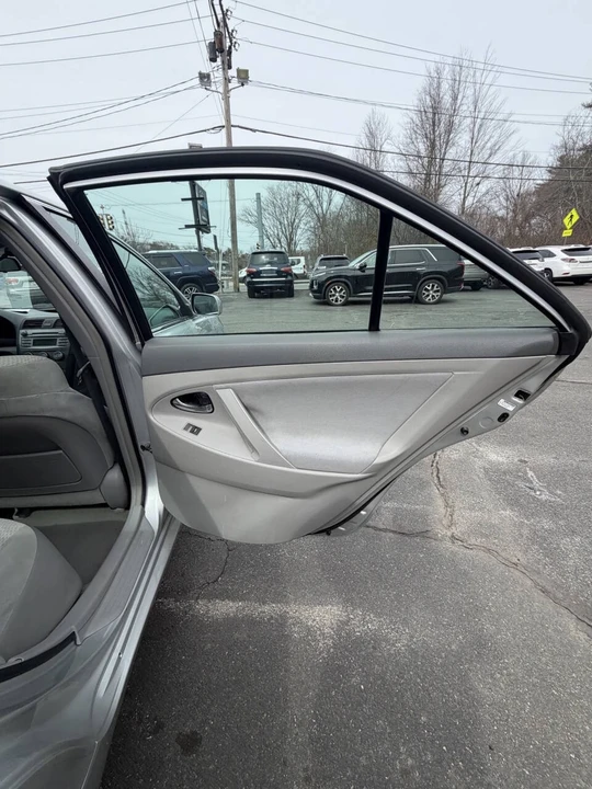 2010 Toyota Camry 6th Gen - Image 18 of 21
