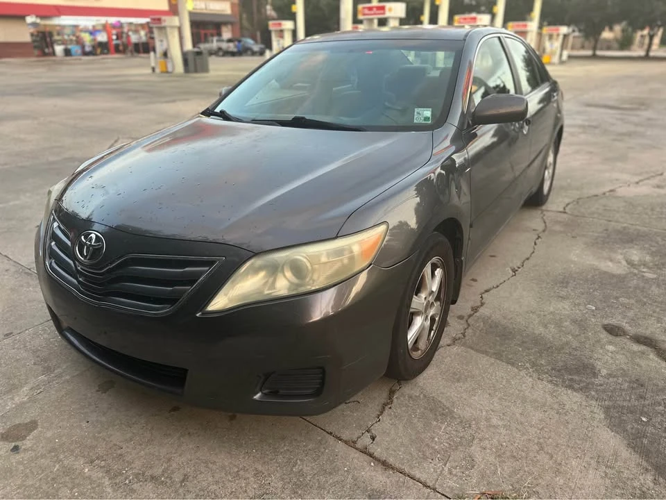 2010 Toyota Camry 6th Gen - Image 2 of 7