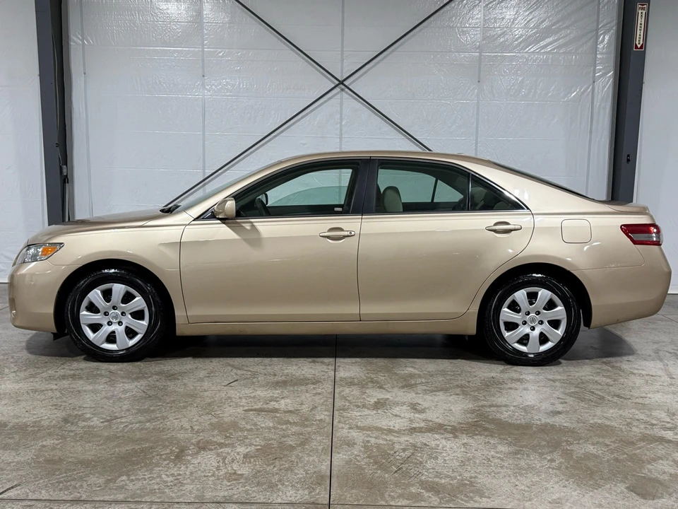 2010 Toyota Camry 6th Gen - Image 2 of 21