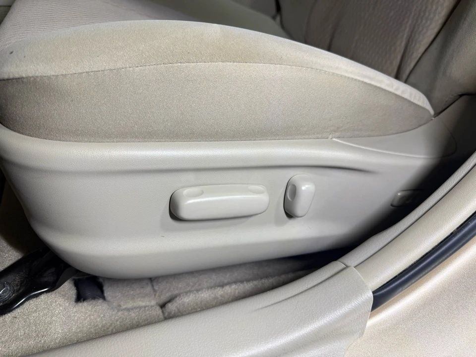 2010 Toyota Camry 6th Gen - Image 13 of 21