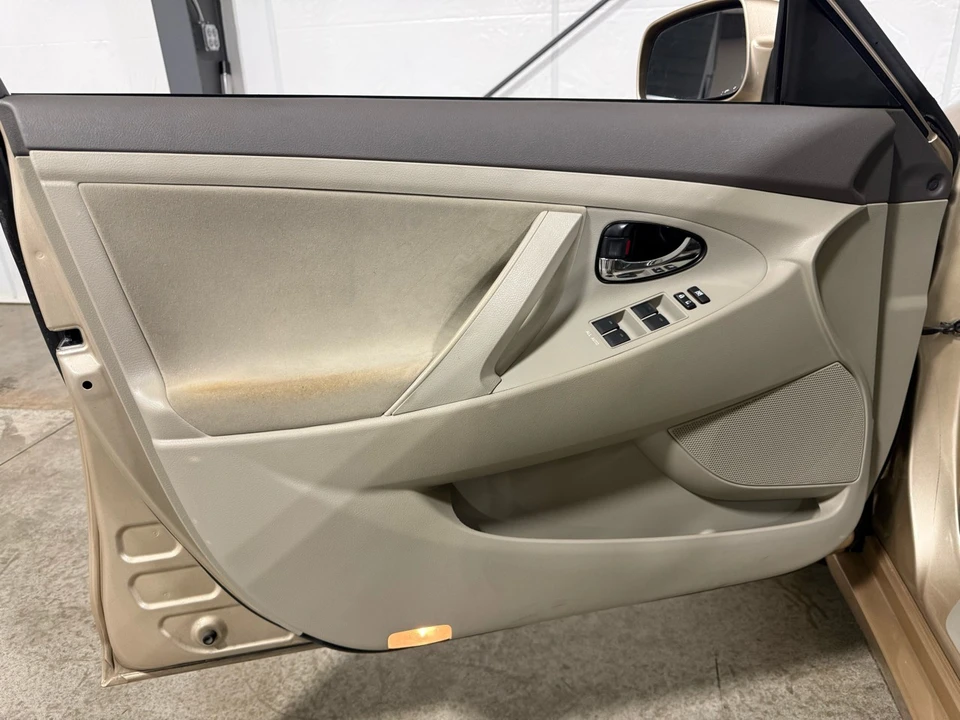 2010 Toyota Camry 6th Gen - Image 12 of 21