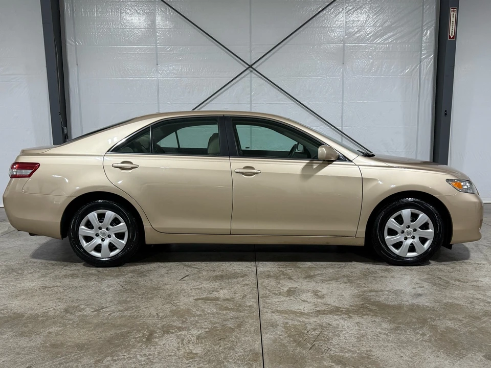 2010 Toyota Camry 6th Gen - Image 6 of 21