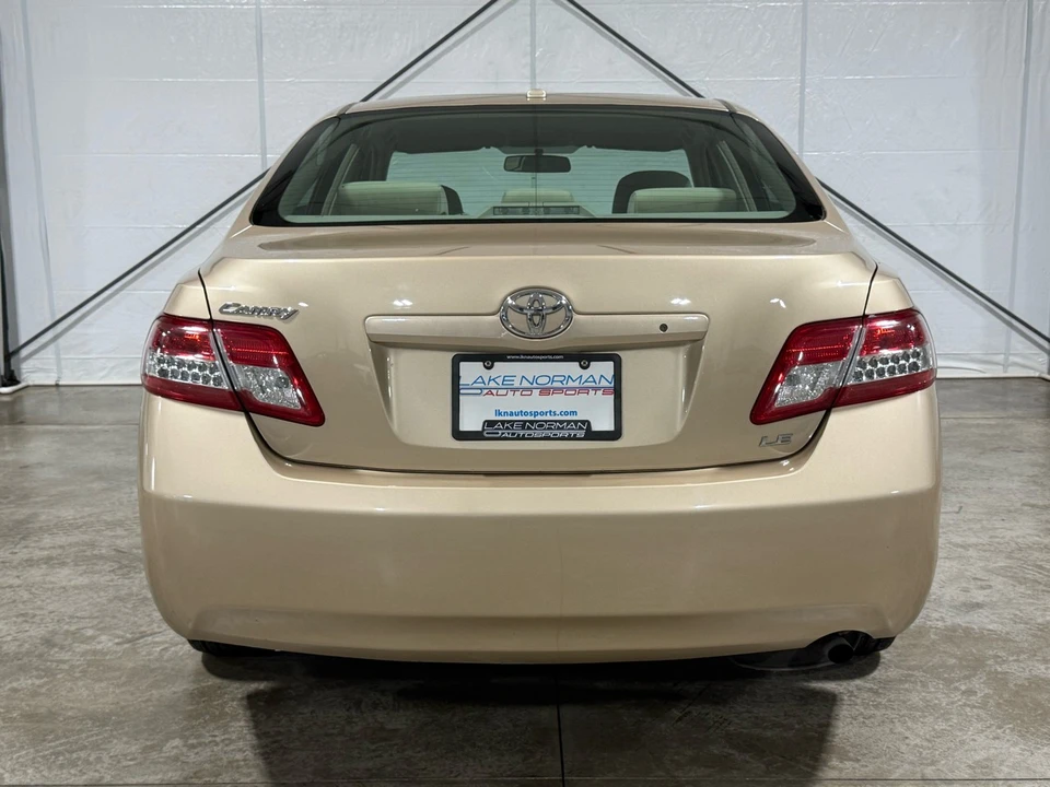 2010 Toyota Camry 6th Gen - Image 9 of 21