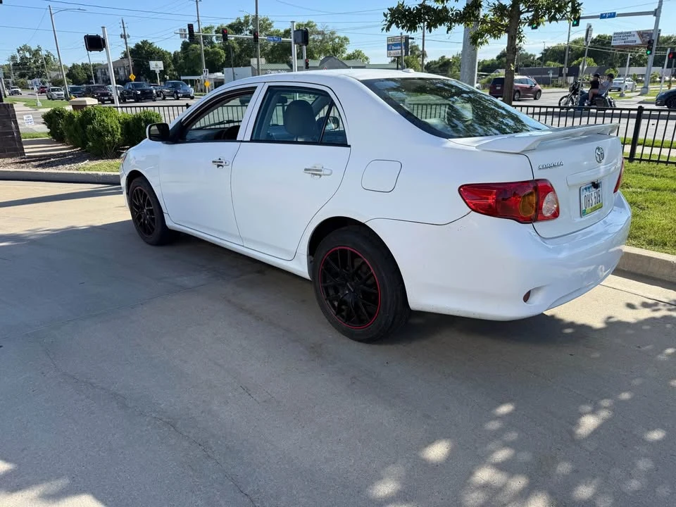 2010 Toyota Corolla 10th Gen - Image 5 of 8