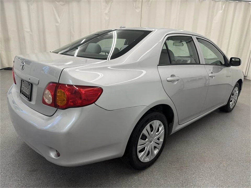 2010 Toyota Corolla 10th Gen - Image 5 of 16