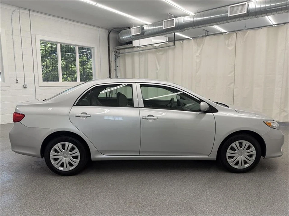 2010 Toyota Corolla 10th Gen - Image 4 of 16