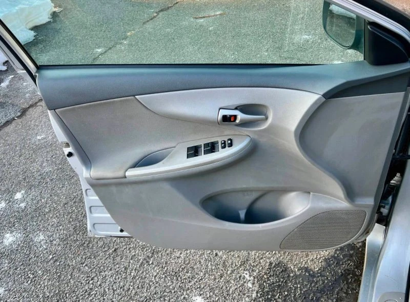 2010 Toyota Corolla 10th Gen - Image 4 of 12