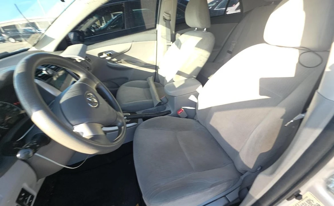 2010 Toyota Corolla 10th Gen - Image 7 of 13