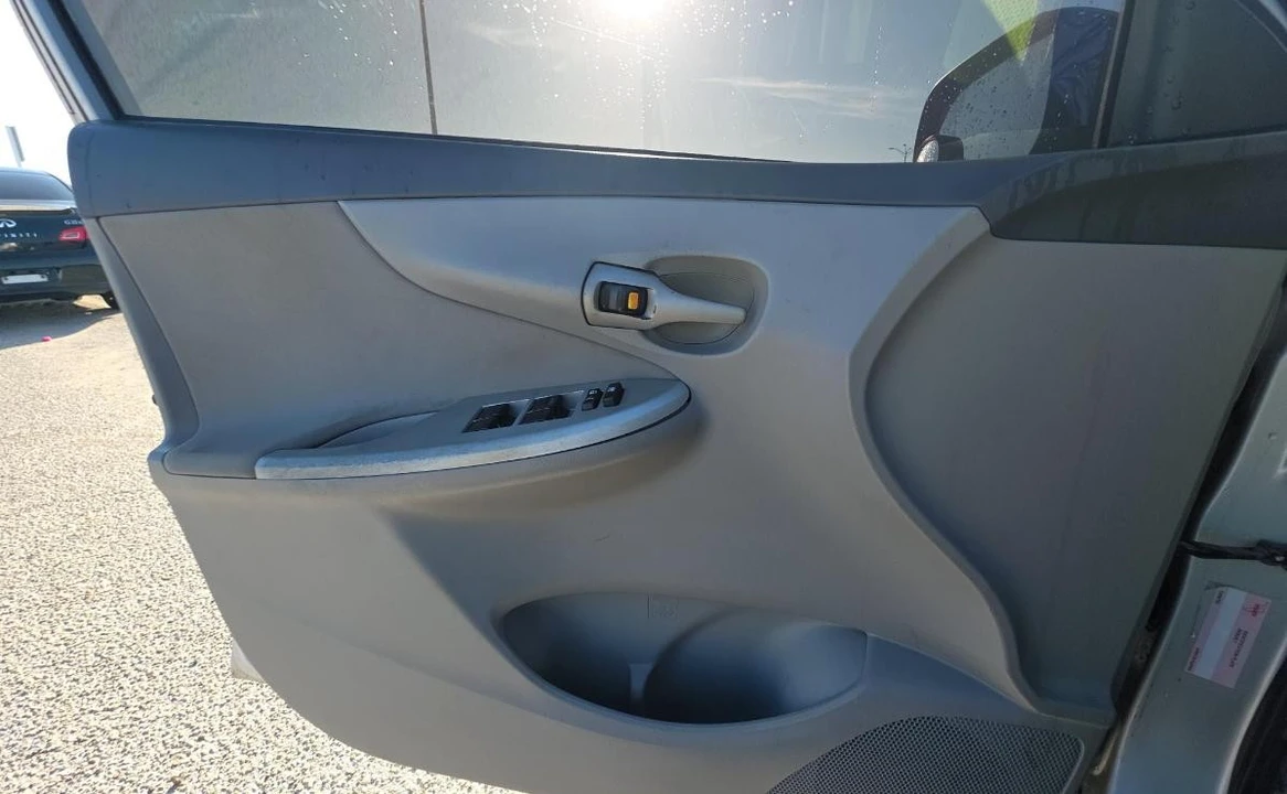 2010 Toyota Corolla 10th Gen - Image 9 of 13