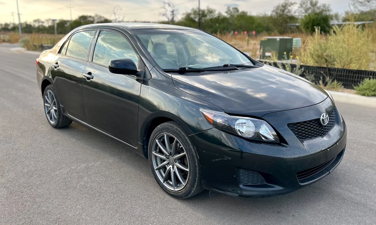 2010 Toyota Corolla 10th Gen - Image 2 of 12