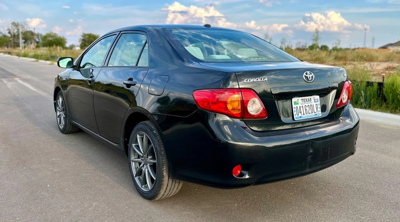 2010 Toyota Corolla 10th Gen - Image 4 of 12