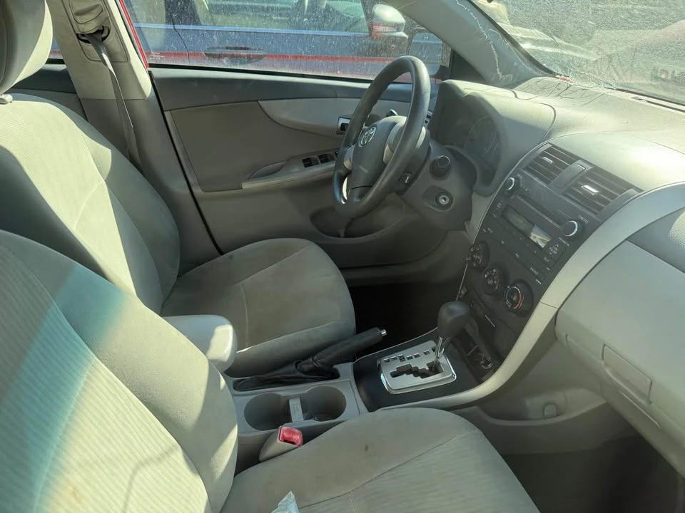 2010 Toyota Corolla - Image 7 of 7