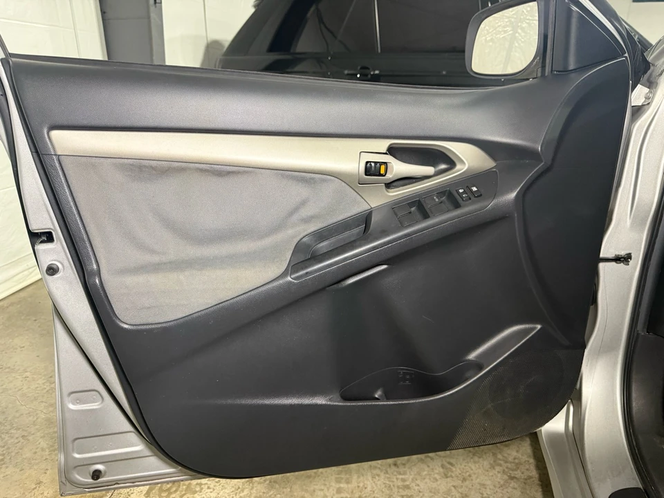 2010 Toyota Matrix 2nd Gen - Image 12 of 21