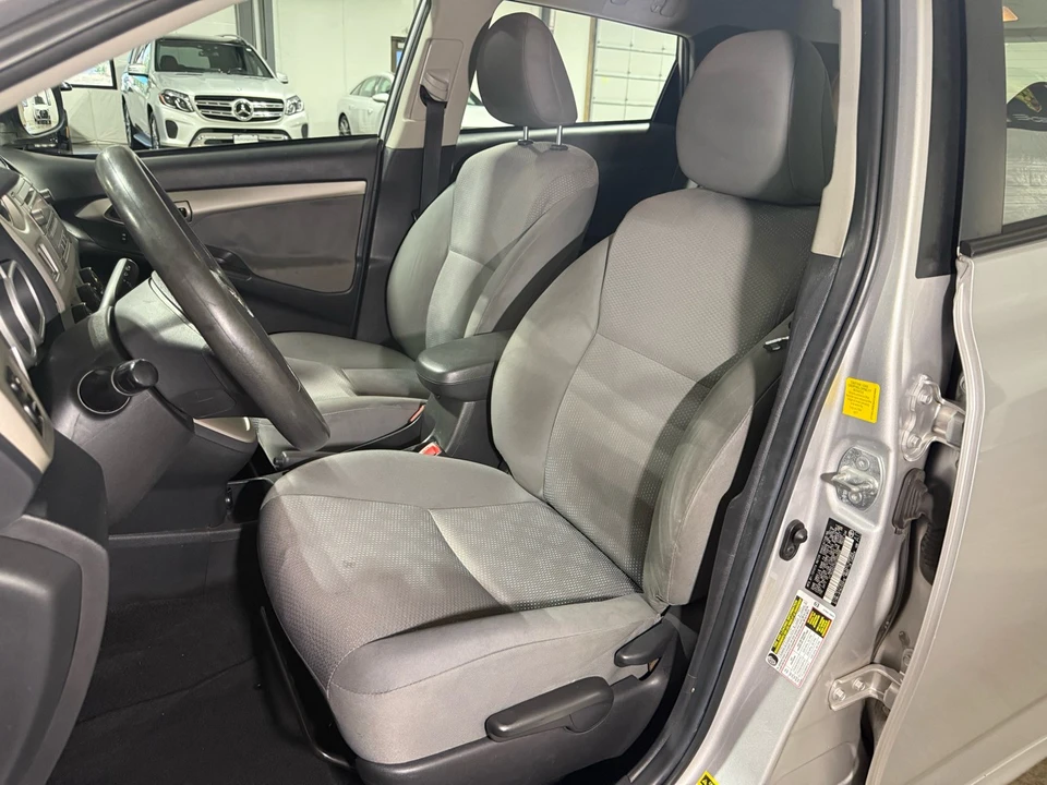 2010 Toyota Matrix 2nd Gen - Image 11 of 21