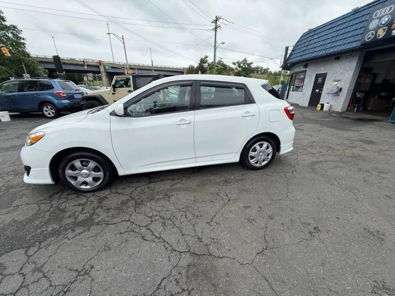 2010 Toyota Matrix 2nd Gen - Image 9 of 12