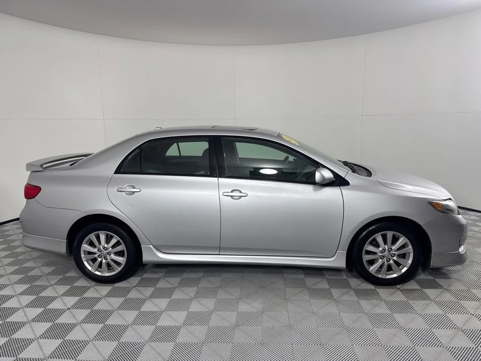 2010 Toyota Corolla 10th Gen - Image 4 of 12