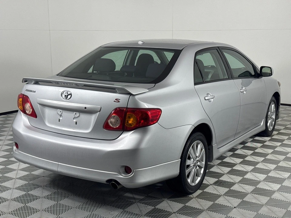 2010 Toyota Corolla 10th Gen - Image 5 of 12