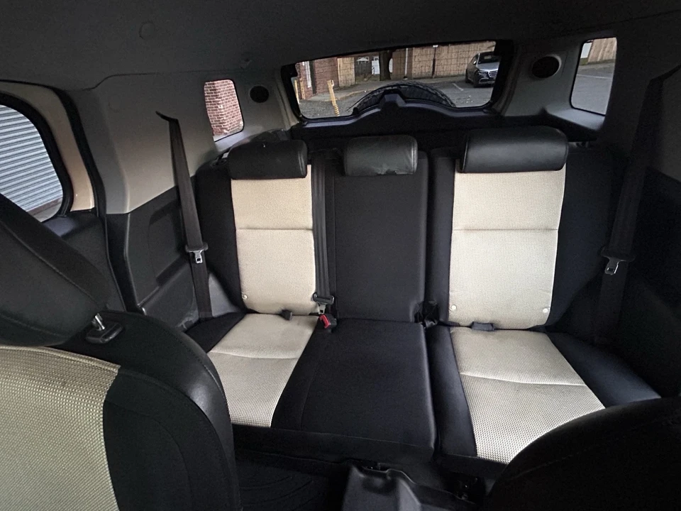 2010 Toyota FJ Cruiser - Image 18 of 21