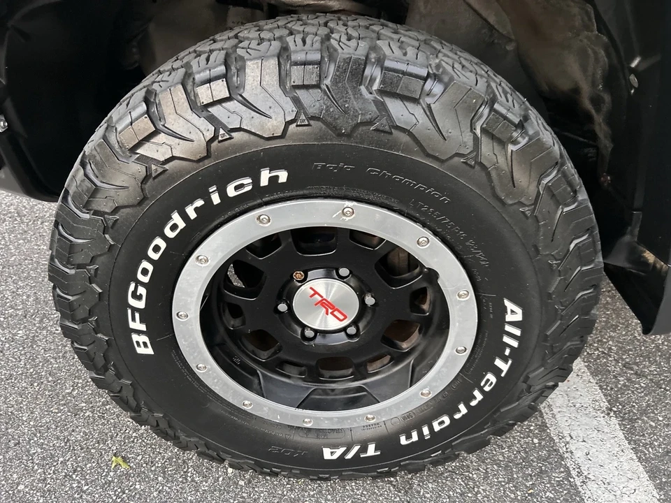 2010 Toyota FJ Cruiser - Image 13 of 21
