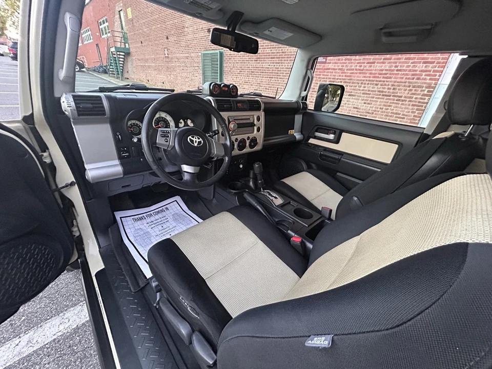2010 Toyota FJ Cruiser - Image 21 of 21