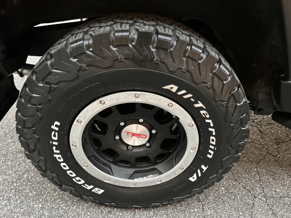 2010 Toyota FJ Cruiser - Image 11 of 21