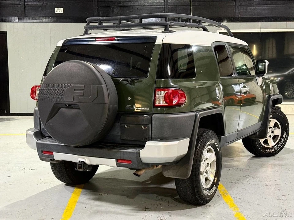 2010 Toyota FJ Cruiser - Image 6 of 24