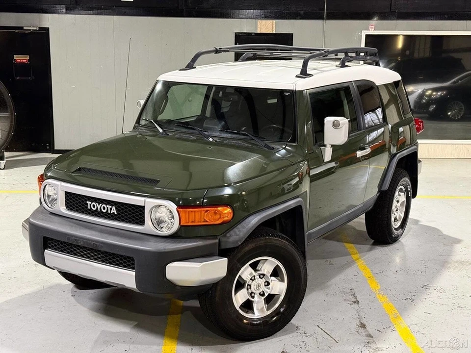 2010 Toyota FJ Cruiser - Image 5 of 24