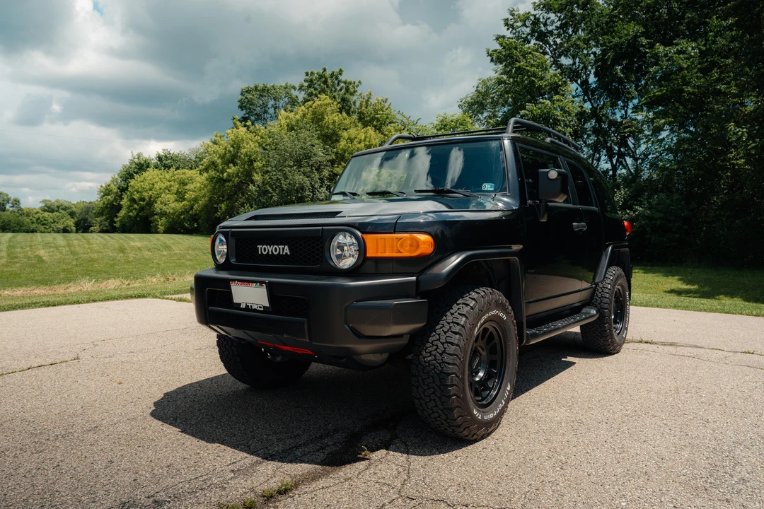 2010 Toyota FJ Cruiser - Image 8 of 31