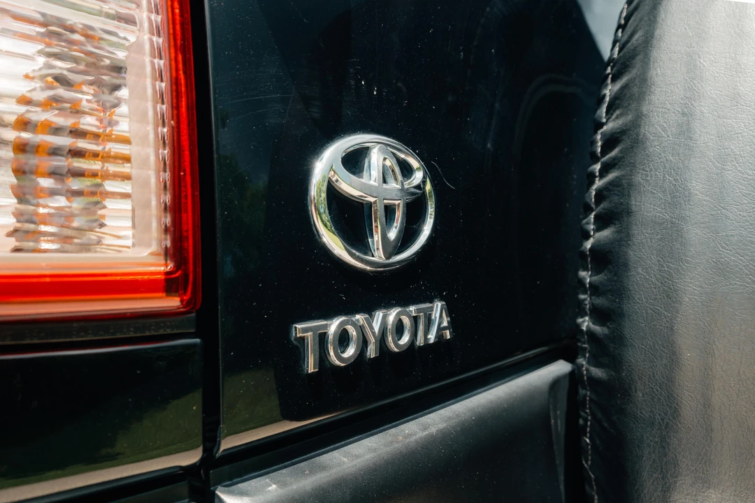 2010 Toyota FJ Cruiser - Image 29 of 31