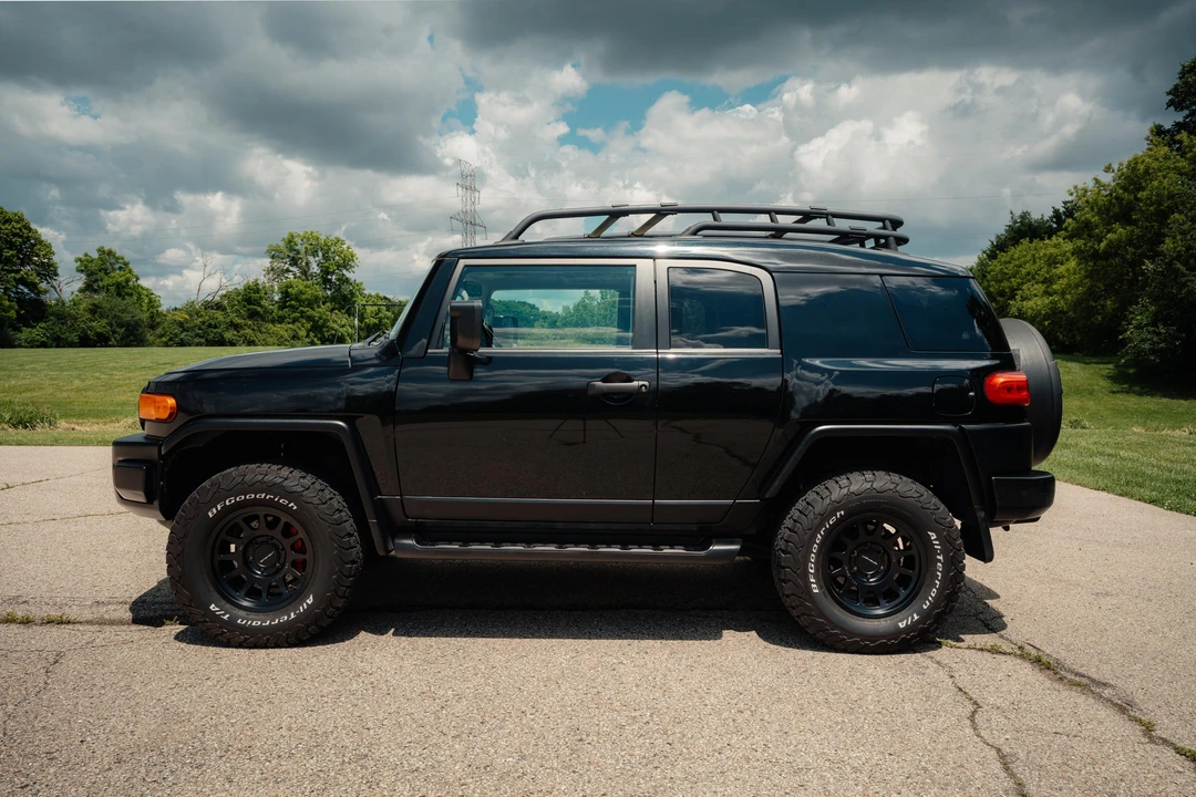 2010 Toyota FJ Cruiser - Image 11 of 31