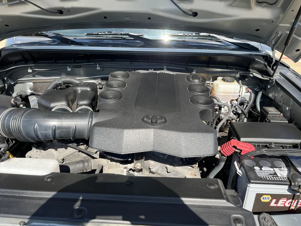 2010 Toyota FJ Cruiser - Image 13 of 20