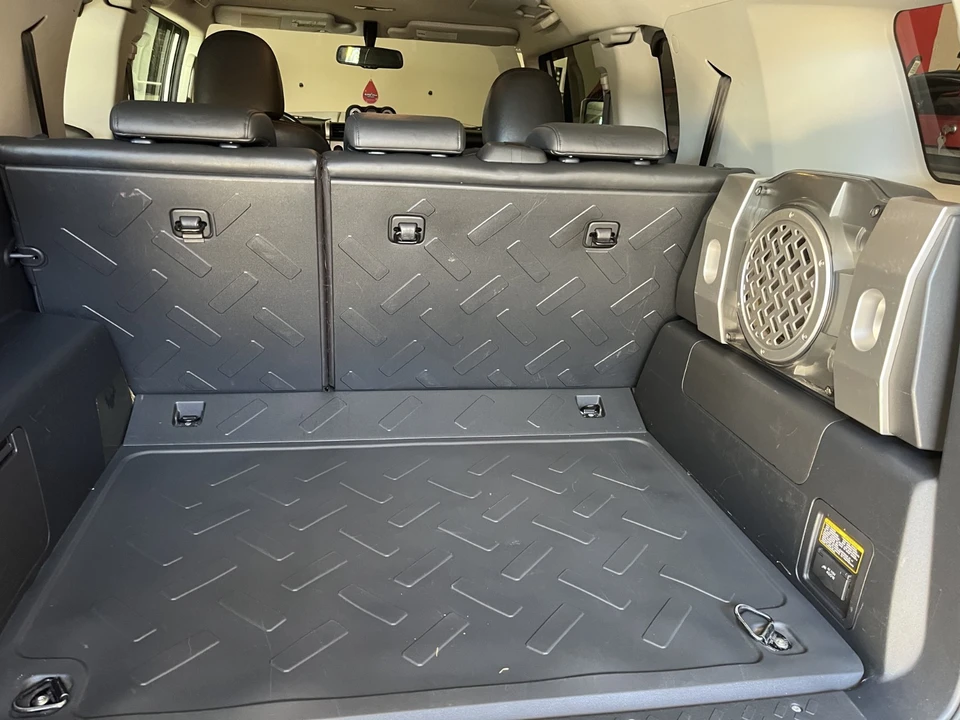 2010 Toyota FJ Cruiser - Image 16 of 20